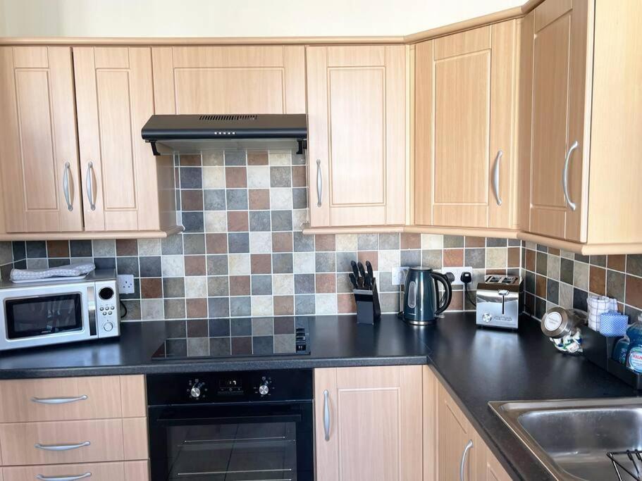 Private Parking, Central Llandudno, King Bed With Ensuite At Clement Lodge Exterior foto
